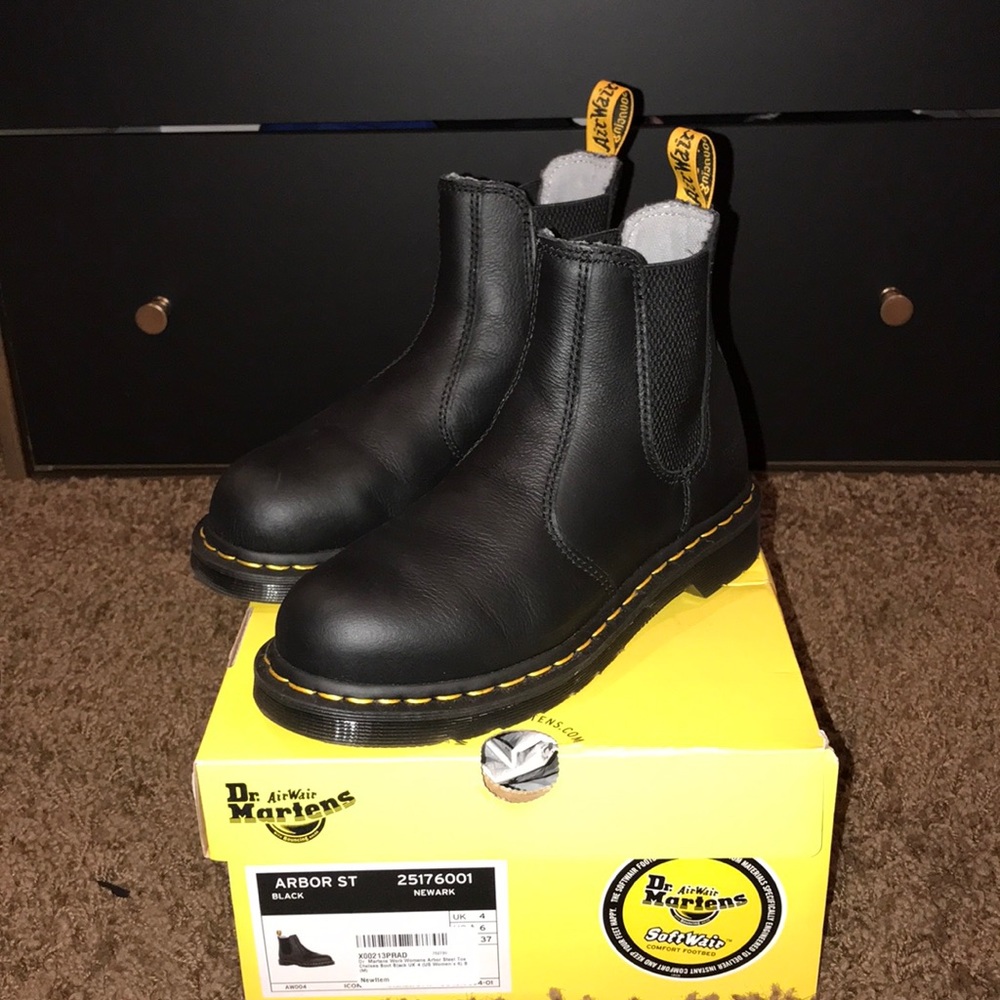 Dr. Martens Arbor steel toe black Chelsea Boot